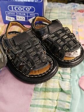 Coco Jumbo Black Leather Fisherman Sandals Size 2/3 NIB